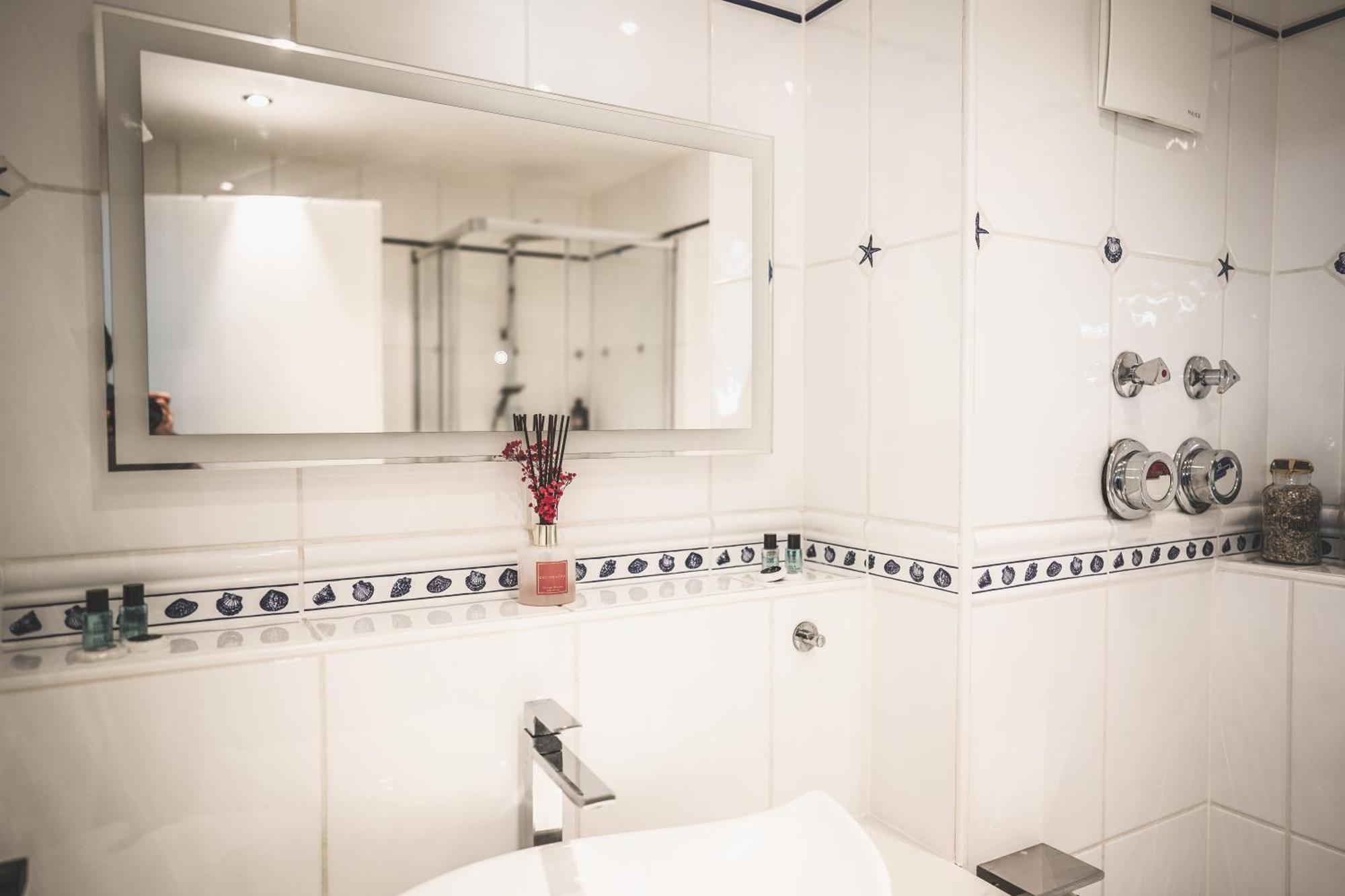 Luxus Maisonette Wohnung Am See, Wehome Premium Sankt Leon-Rot Dış mekan fotoğraf