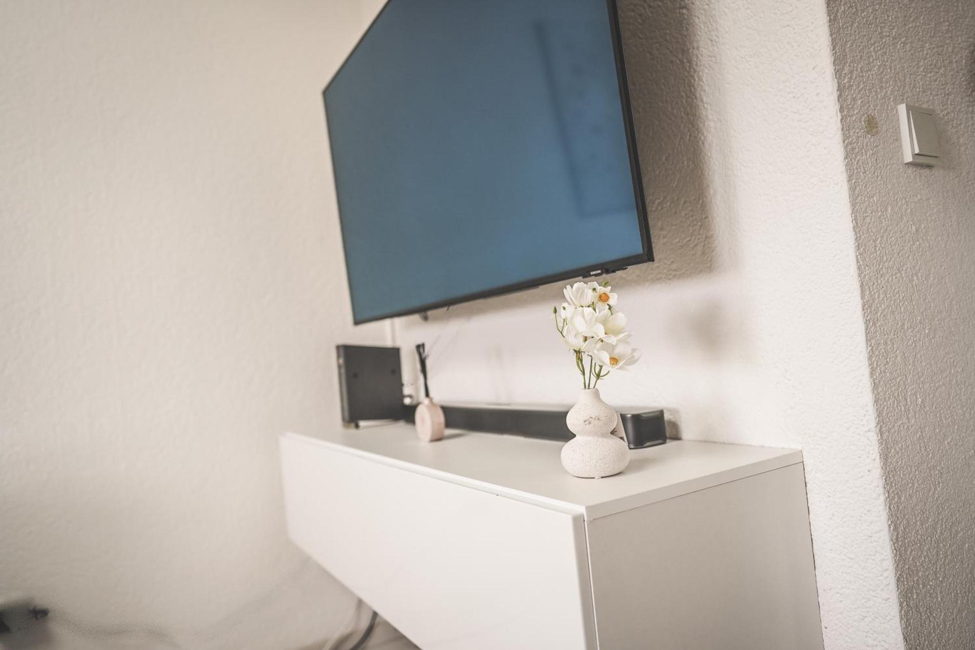 Luxus Maisonette Wohnung Am See, Wehome Premium Sankt Leon-Rot Dış mekan fotoğraf