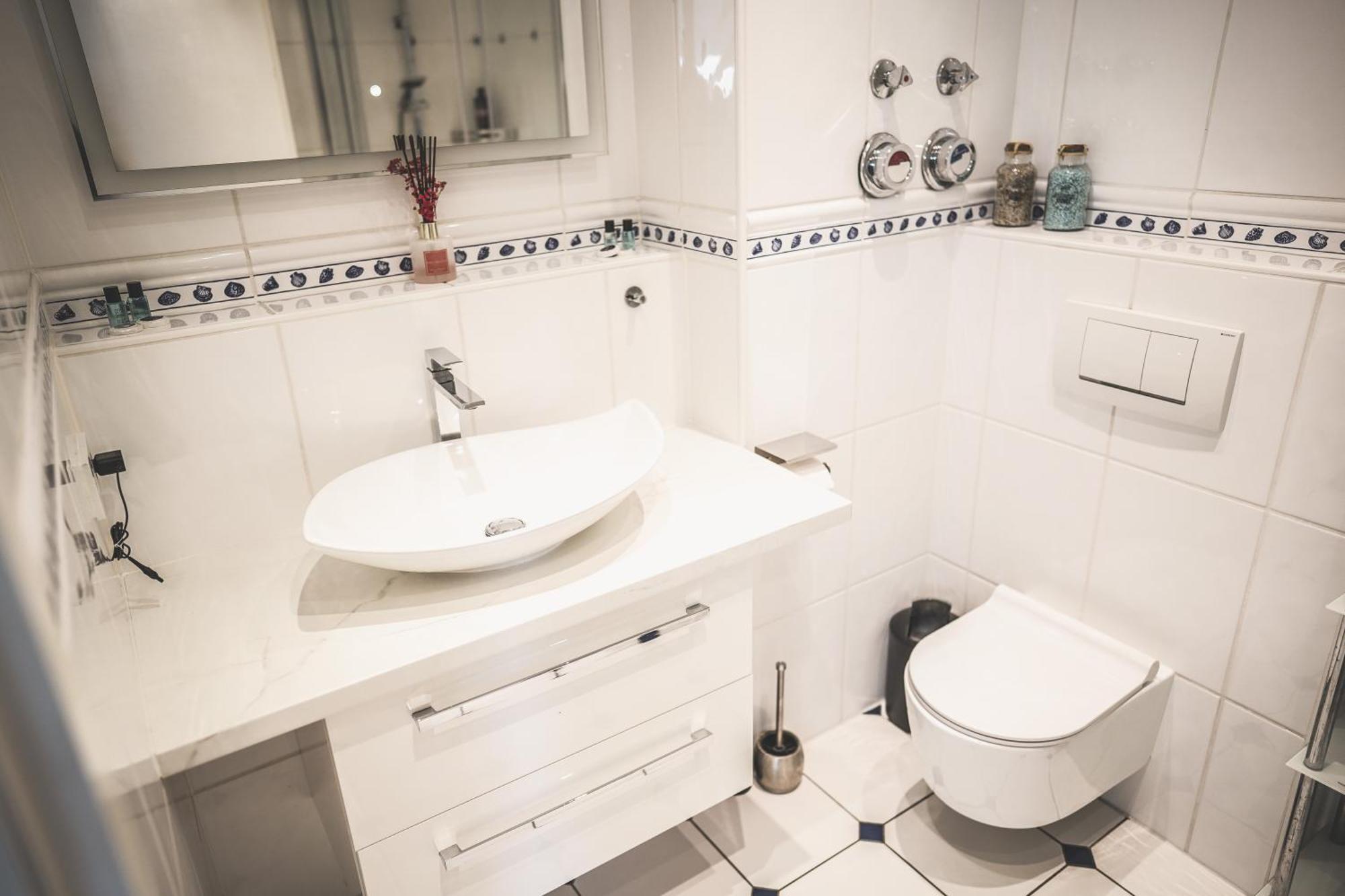 Luxus Maisonette Wohnung Am See, Wehome Premium Sankt Leon-Rot Dış mekan fotoğraf